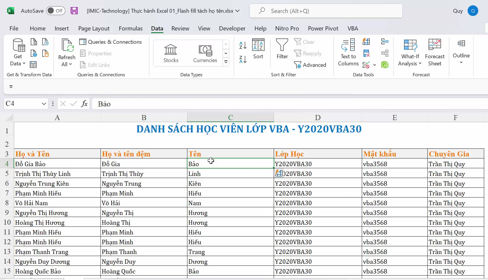 Sử dụng Flash Fill để tách nhanh dữ liệu trong Excel | Học Excel nâng cao ở đâu tốt?