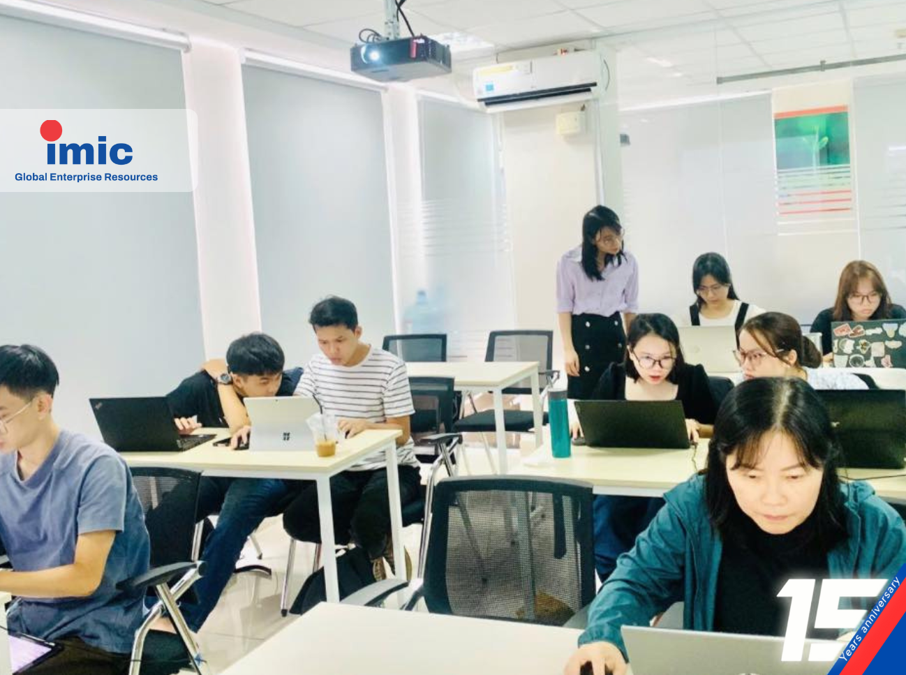 Những khoảnh khắc học tập chăm chỉ của lớp VBA Excel cuối tuần tại IMIC